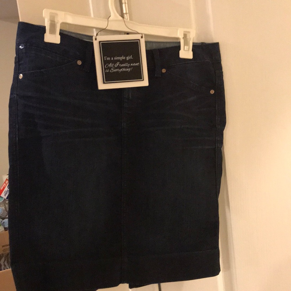 Perfect cute little jeans skirt- dark wash!